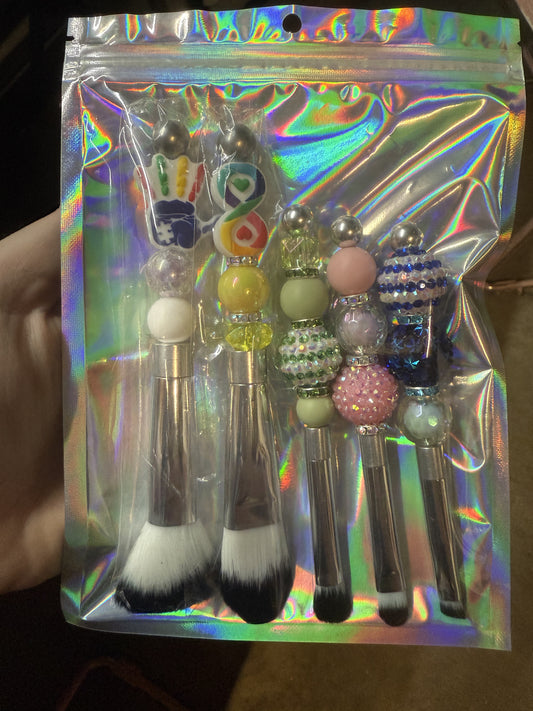 Focal makeup brushes